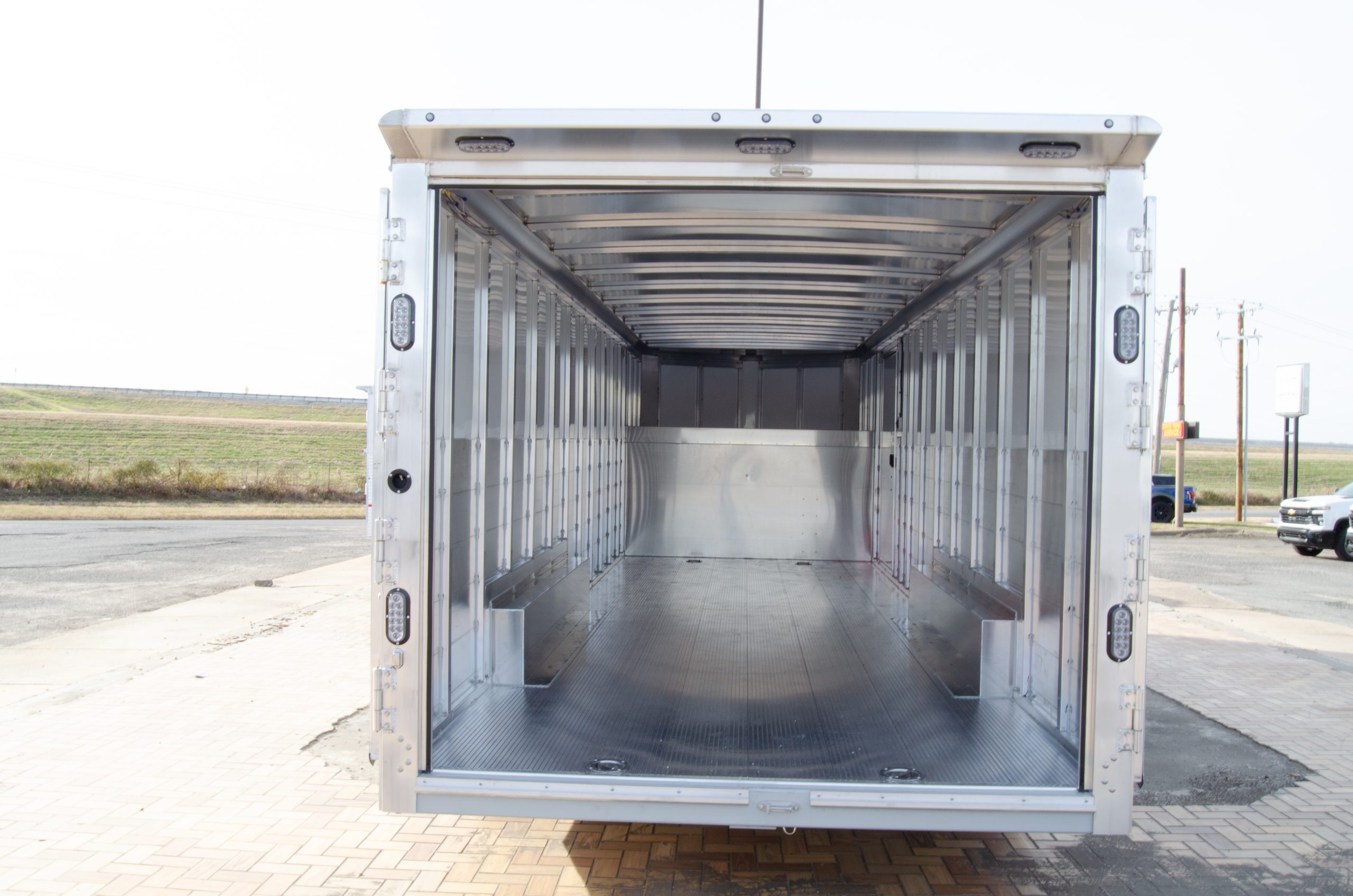 24' Cargo - Image 7