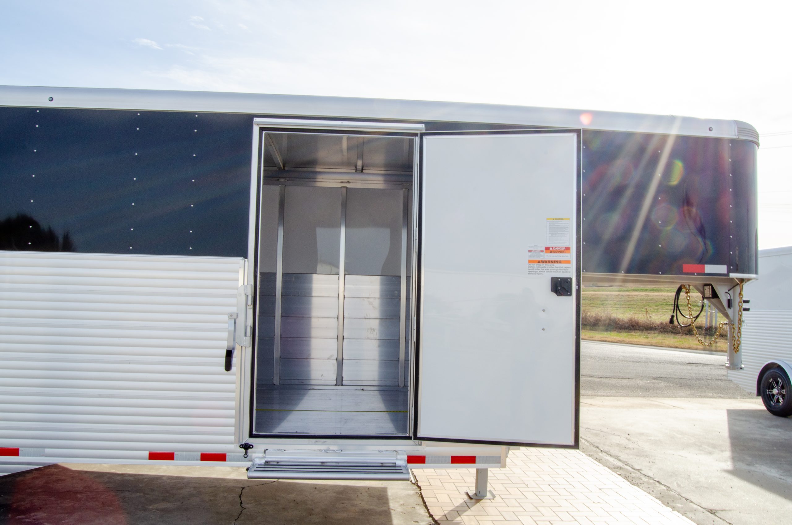 24' Cargo - Image 4