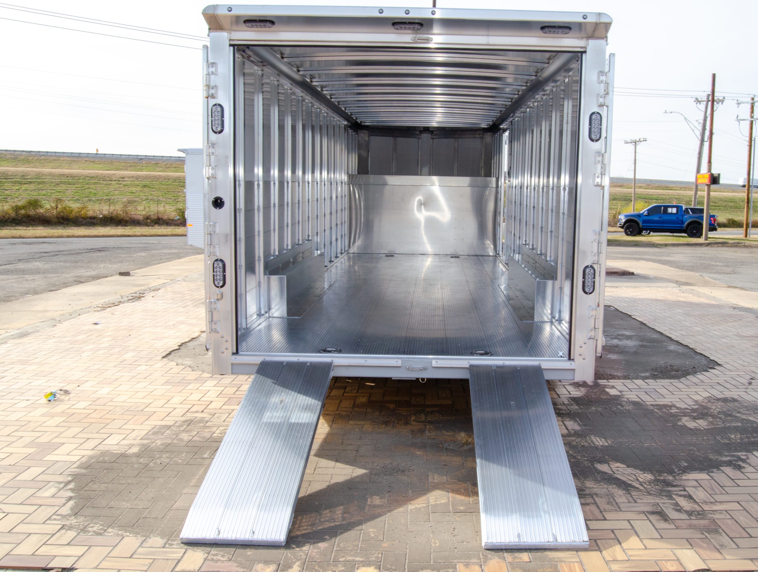 24' Cargo - Image 2